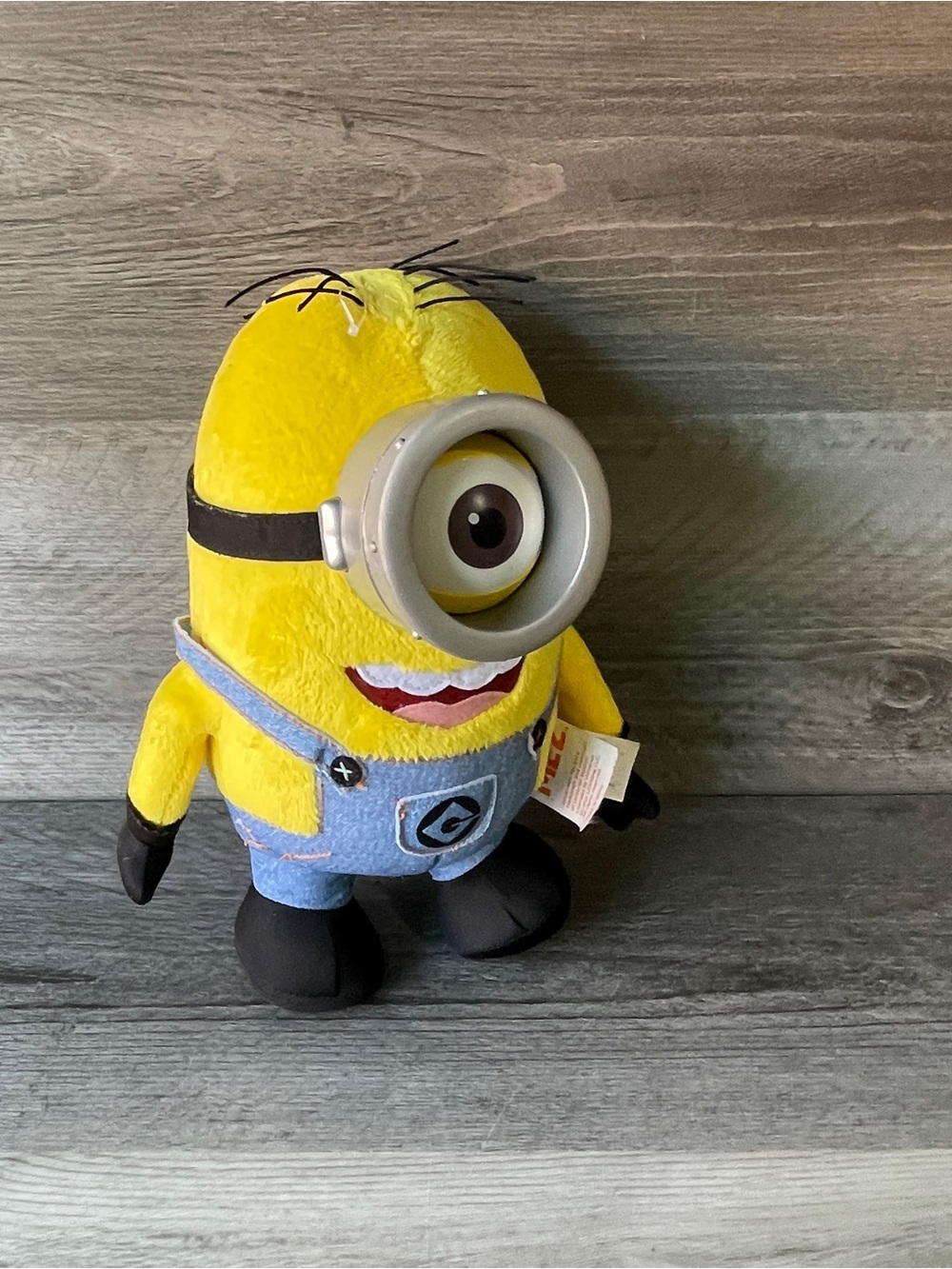 Despicable Me 2 One Eyed Minion Plush Universal Studios 10"